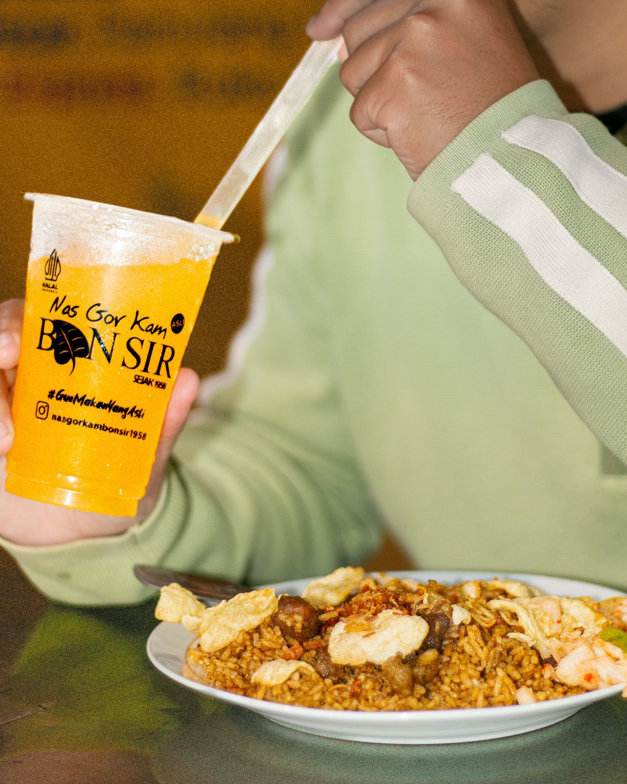 Nasi goreng dan minuman NasGorKam BonSir